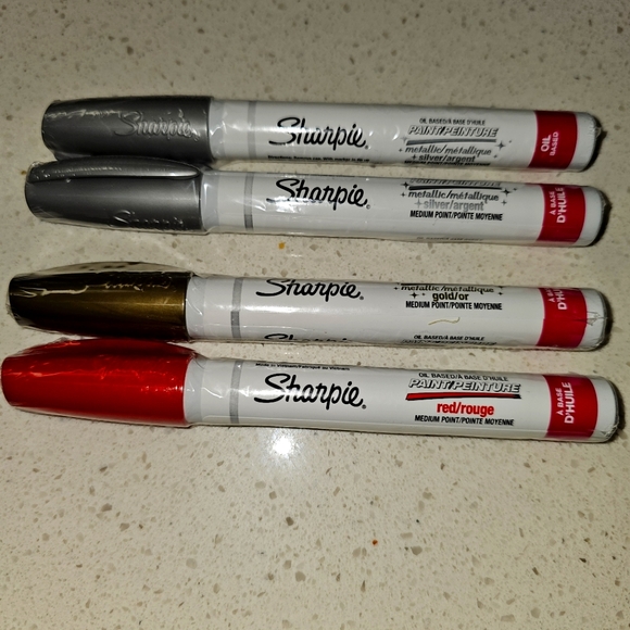 New Sealed Sharpie paint pens Medium Point - Picture 1 of 2